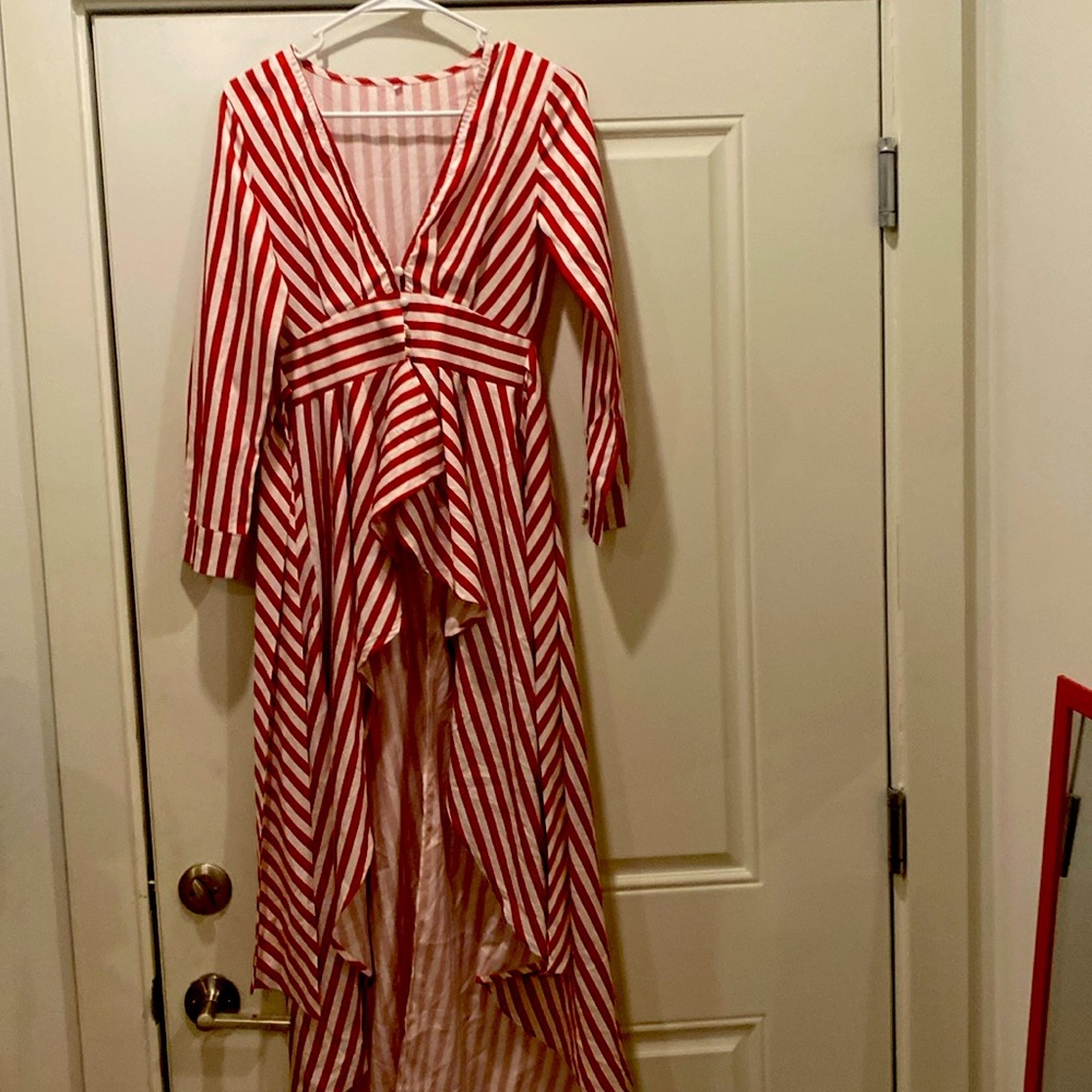 Red and white long sleeve high-low top